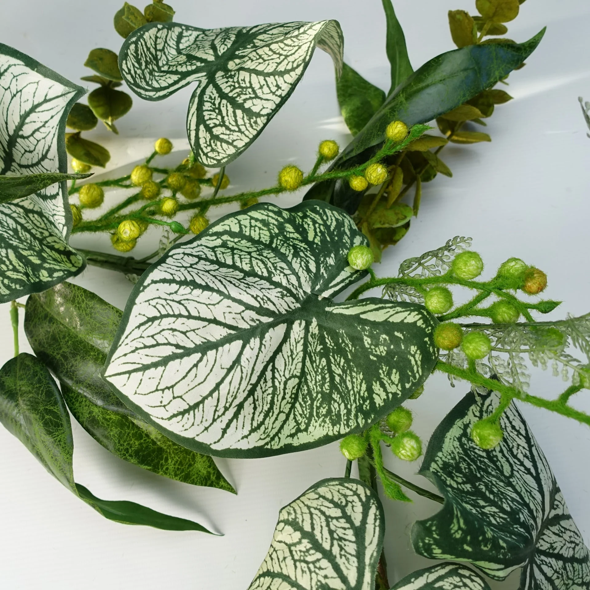 150cm Artificial Hanging Trailing Plant Alocasia Sinuata - Image 3
