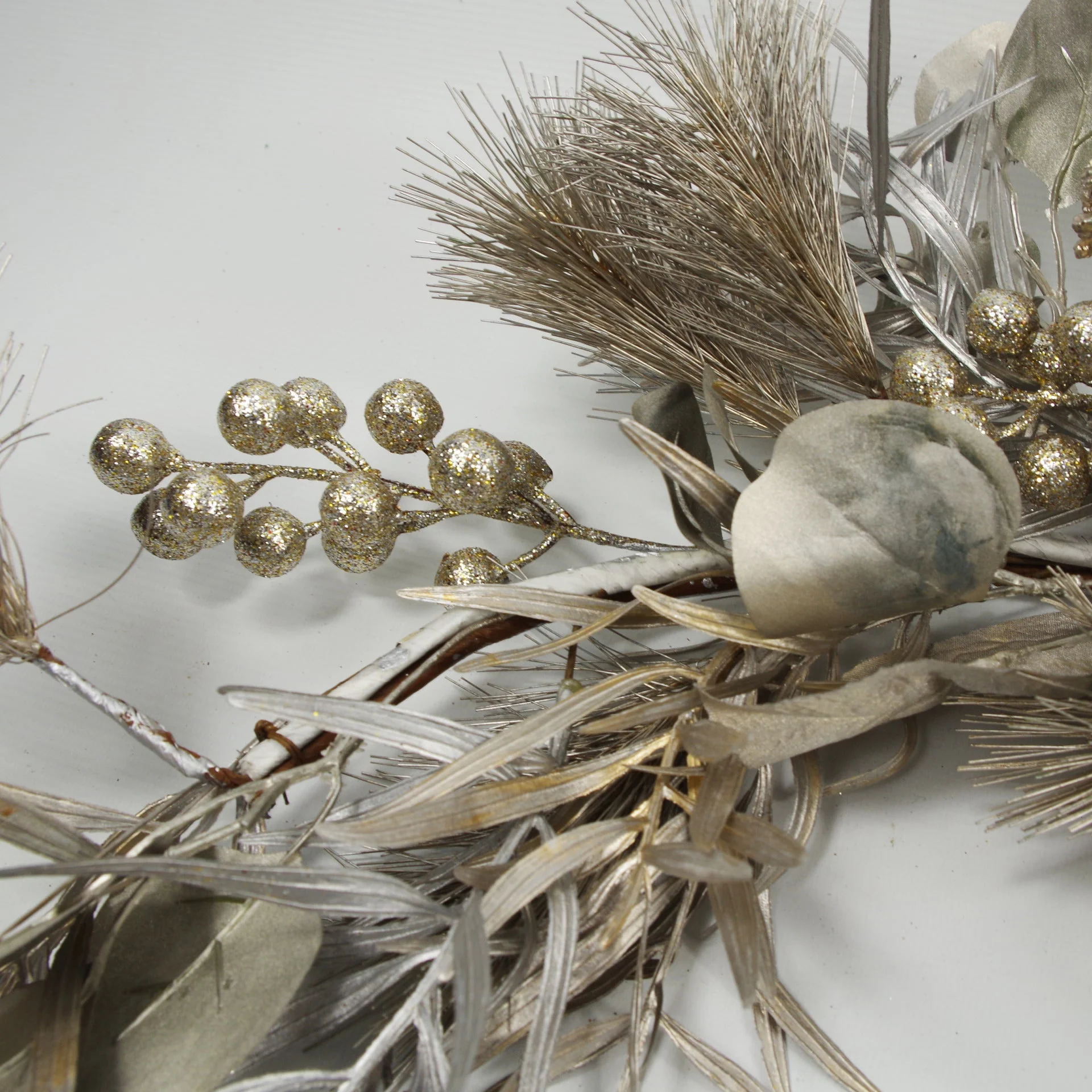 150cm Luxury Christmas Silver Gold Glitter Pine Cone Foliage Floristry Garland - Image 2