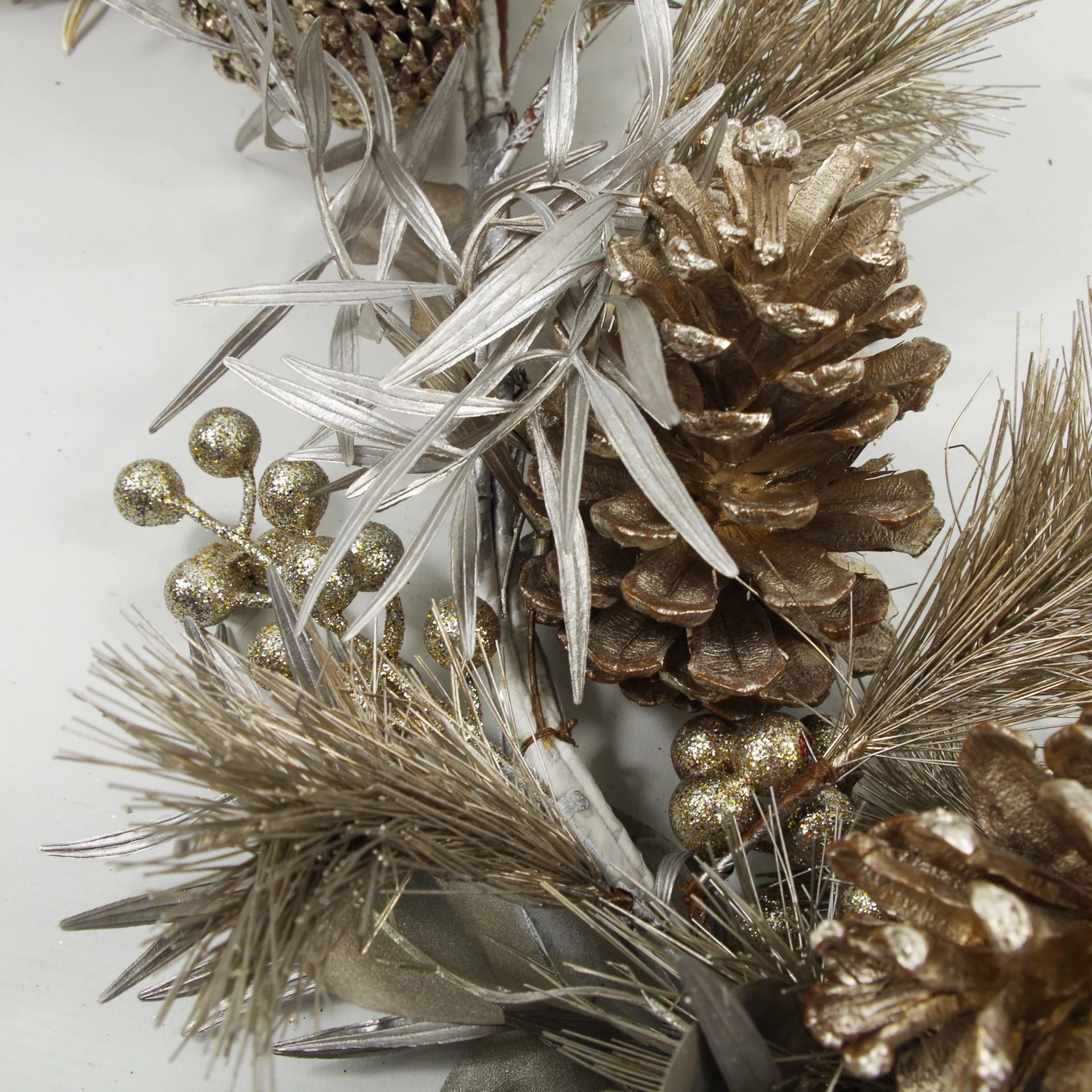 150cm Luxury Christmas Silver Gold Glitter Pine Cone Foliage Floristry Garland - Image 4