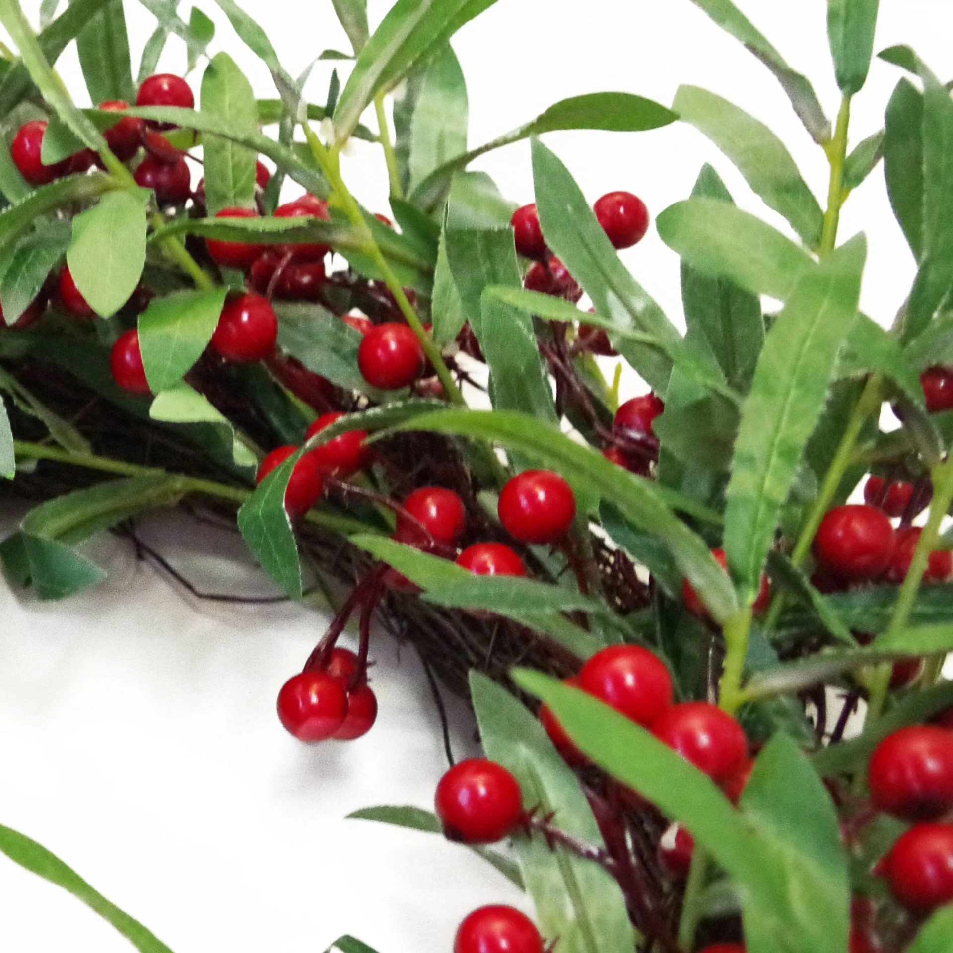 60cm (24) Large Luxury Christmas Mistletoe Leaf and Red Berry Floristry Wreath - Image 3