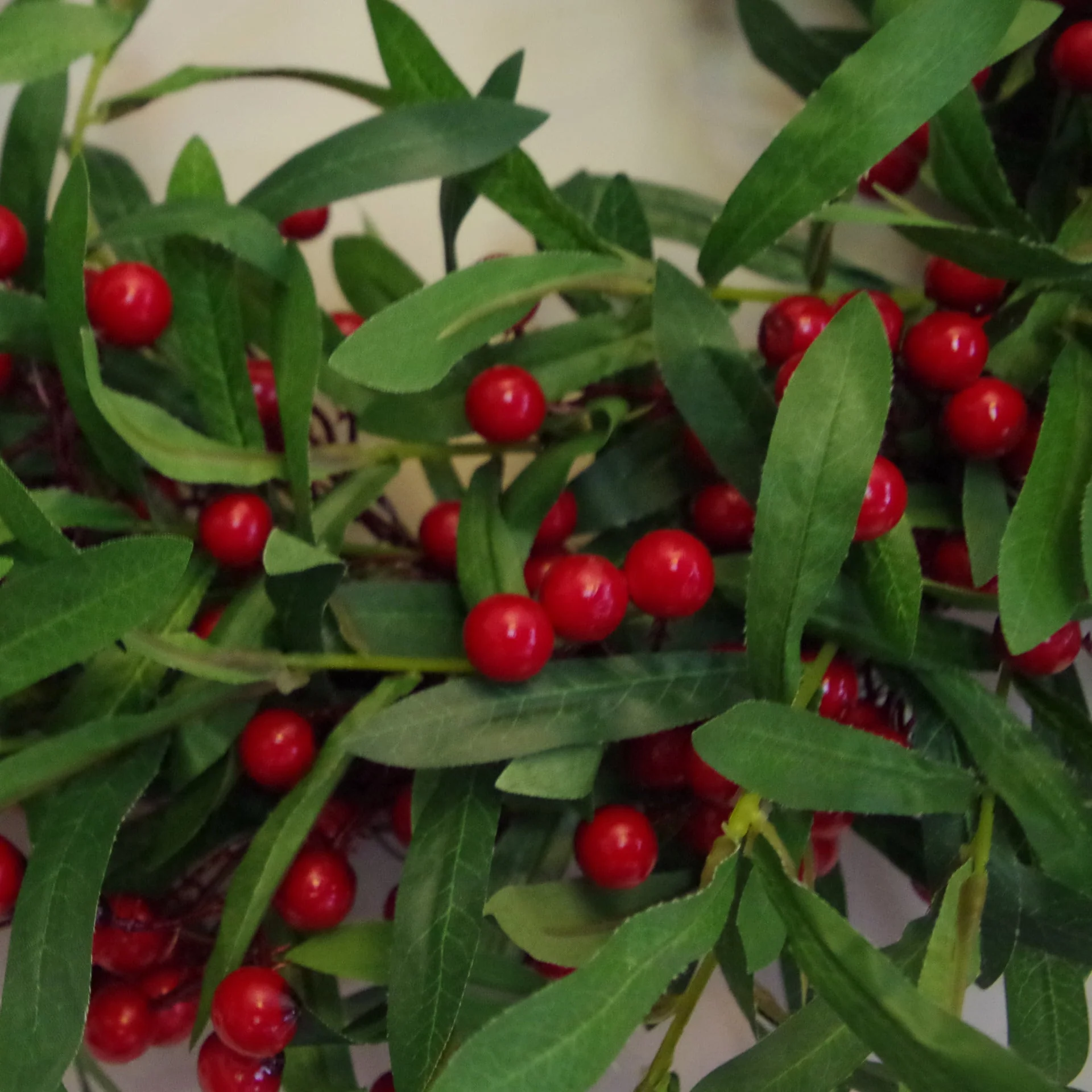 60cm (24) Large Luxury Christmas Mistletoe Leaf and Red Berry Floristry Wreath - Image 4