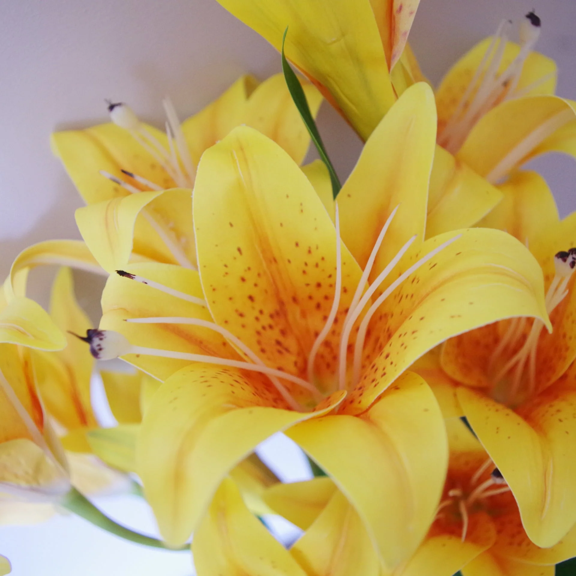 60cm Artificial Lily Stem Yellow - Image 4