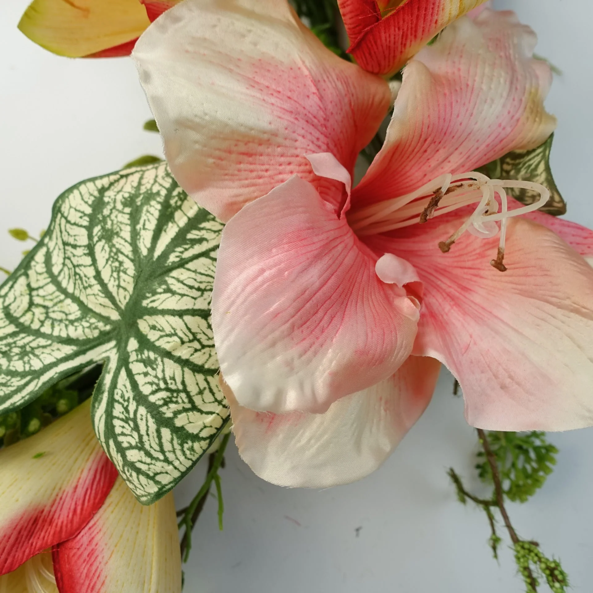 60cm Artificial Pink Lily Wreath - Image 2