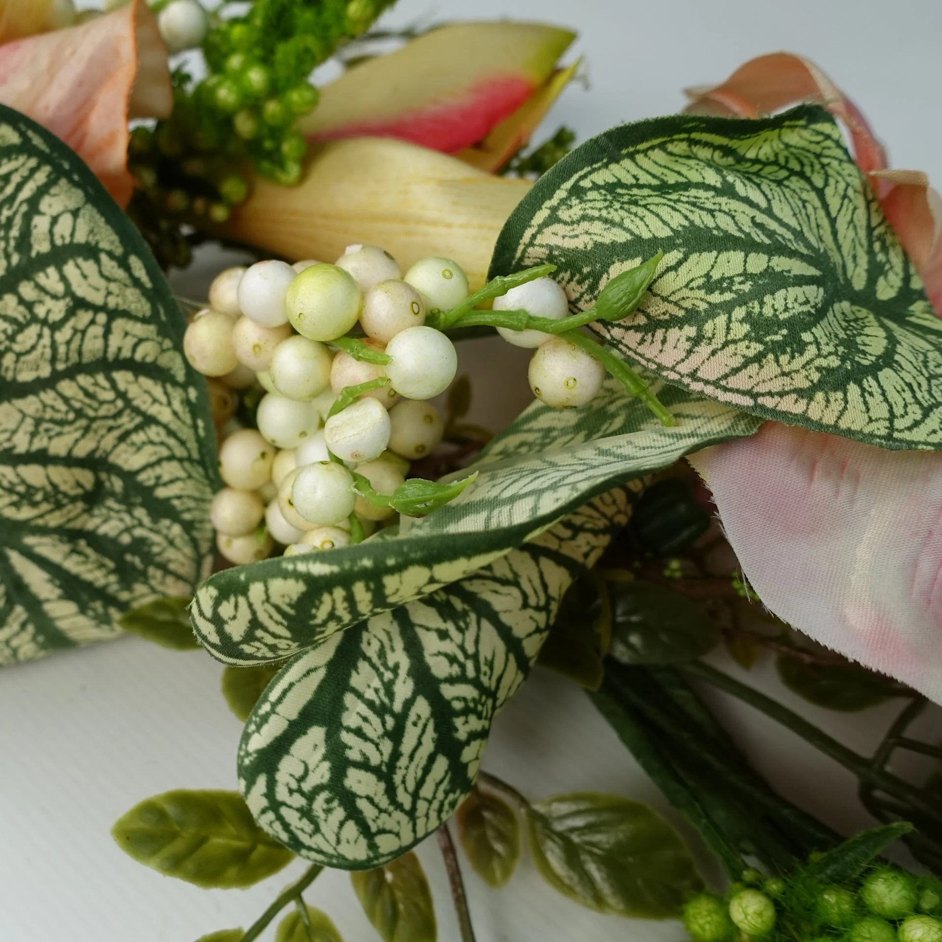 60cm Artificial Pink Lily Wreath - Image 4