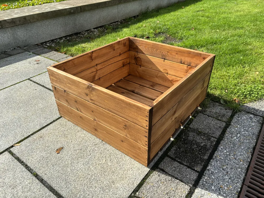 Country Kitchen Large Raised Redwood Bed - Image 2