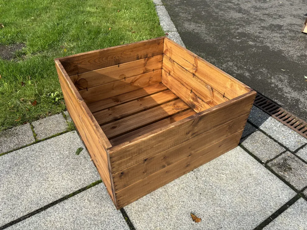 Country Kitchen Large Raised Redwood Bed - Image 3
