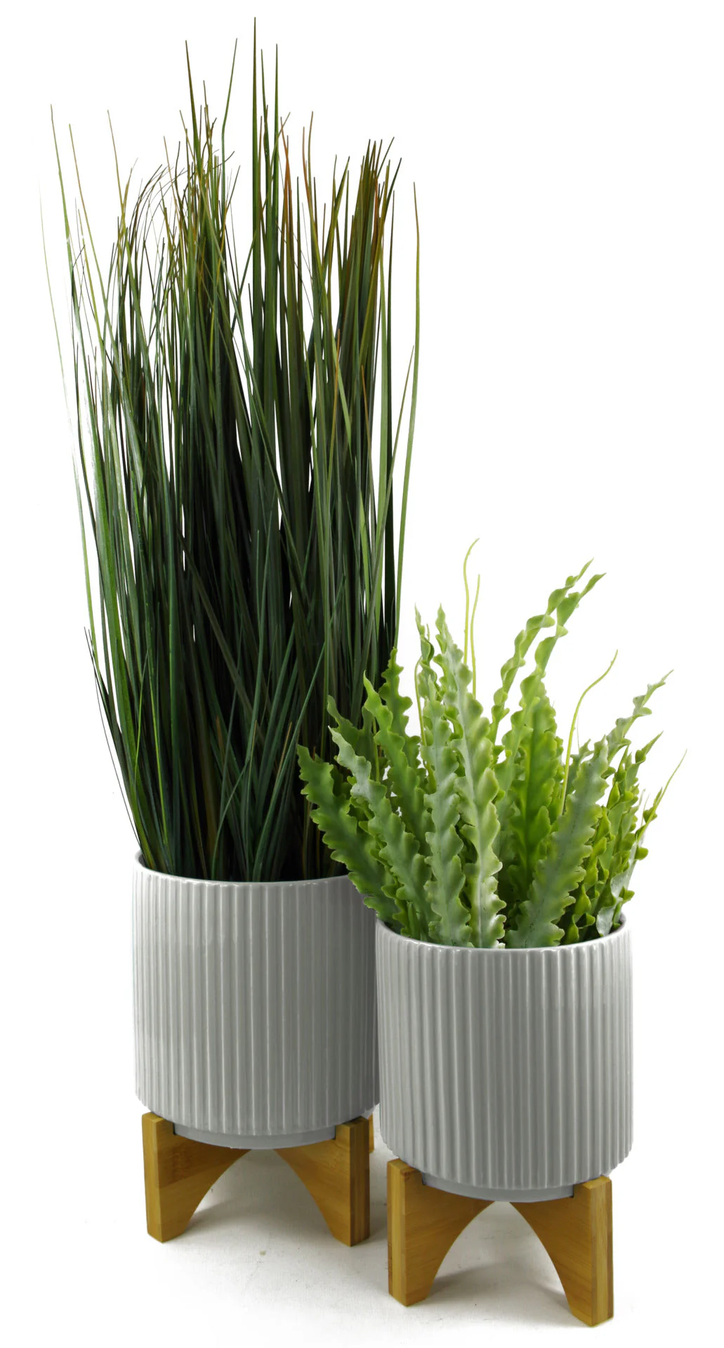 White Ribbed Ceramic Plant Pot with Bamboo Stand 14.5 x 14.5 x 19cm - Image 4